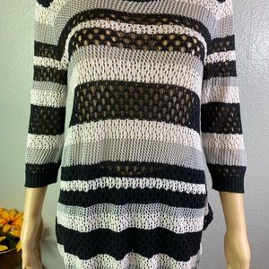 New Directions pullover black and white size L